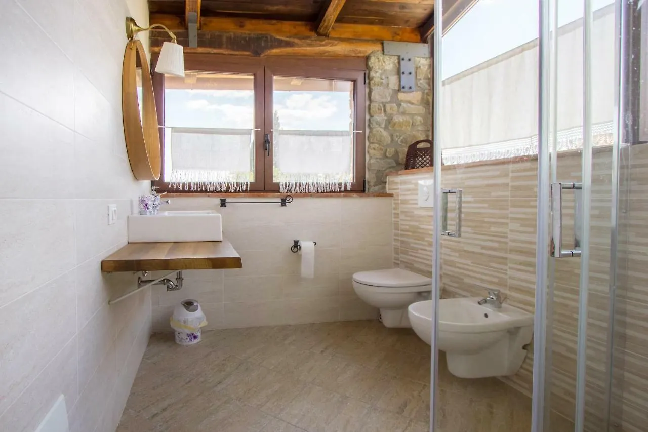 Alloggio per agriturismo Agripodere Il Falco Pontremoli